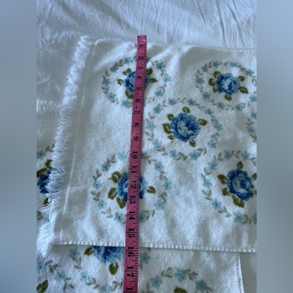 Vintage Lot Of 2 Cannon Royal Family | Blue Roses Fringe | Hand Towels - Picture 5 of 6